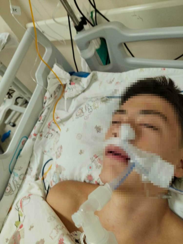 <p>Çanakkale’nin Biga ilçesinde sınıf arkadaşı Y.C. (14) tarafından dövülen M.D.Y. için Çanakkale Valiliği'nden açıklama geldi.</p>

<p> </p>
