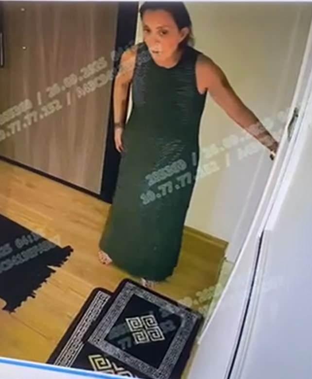 <p>Soruşturma çerçevesinde sanatçının otopsisinde darp izleri bulunmazken, olay anında alkol veya uyuşturucunun etkisi altında olup olmadığının belirlenmesi için kan örnekleri alındı ve Adli Tıp Kurumu'na gönderildi.</p>

