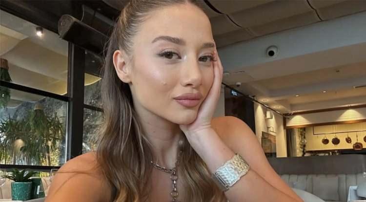 <p><span style="color:#800080"><strong><em>Aleyna Kalaycıoğlu, Seda Sayan'ın programında yaptığı şok itirafla gündeme bomba gibi düştü. Genç şarkıcı, bir röportaj davetini reddettiği için 10 konserinin iptal edildiğini açıkladı.</em></strong></span></p>
