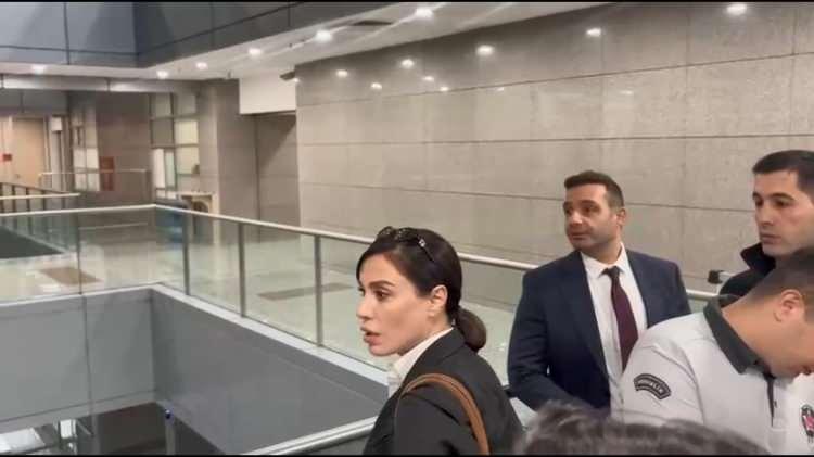 <p>Barım'ın avukatları da müvekkilinin üzerine atılı suçu işlemediğini savunarak, tahliyesini talep etti.</p>

<p>Görüşü sorulan cumhuriyet savcısı, Barım'ın üzerine atılı suçun katalog suçlardan olduğunu dile getirerek, tutukluluğunun devamına karar verilmesini istedi.</p>
