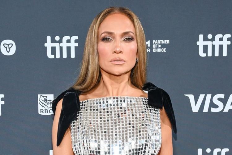 <p><span style="color:#A52A2A"><strong>Jennifer Lopez, yeni röportajında oyuncu Ben Affleck'ten boşanma sürecini anlattı.</strong></span></p>
