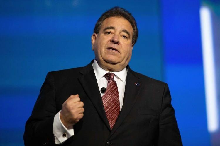 <p><span style="color:#B22222"><strong>21- RUSSELL ROBİNSON</strong></span></p>
