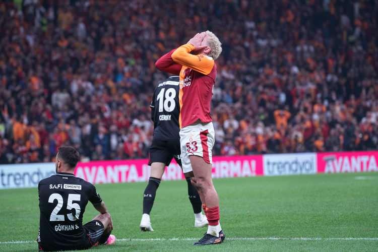<p>Mücadelenin 2. yarısına iyi başlayan Galatasaray 55'te İlkay Gündoğan ile eşitliği sağladı. Maçın ilerleyen dakikalarında başka gol olmayınca taraflar puanları paylaştı.</p>
