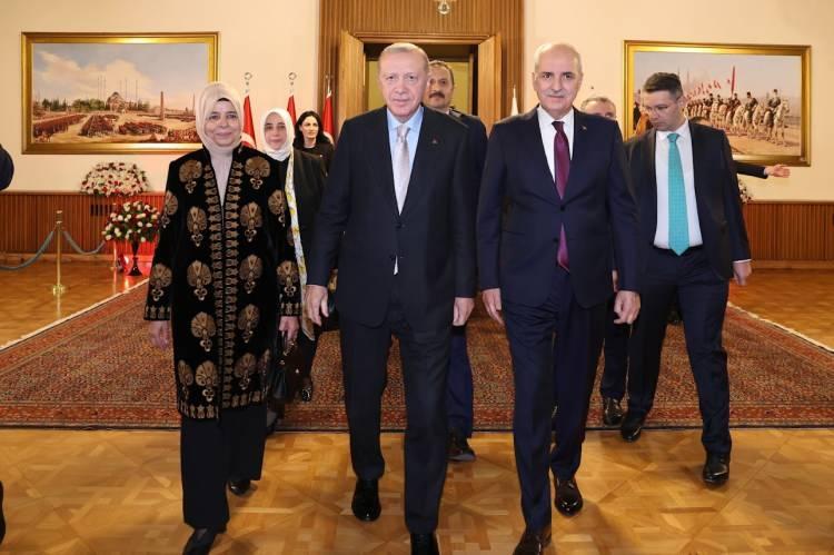 <p>Türkiye Büyük Millet Meclisi Genel Kurulu'nda 28. Dönem 4. Yasama Yılı'nın başlaması dolayısıyla TBMM Başkanı Numan Kurtulmuş başkanlığında açılış toplantısı gerçekleştirildi.</p>
