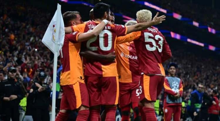 <p>Yapay zeka, Şampiyonlar Ligi'nde İngiliz devi Liverpool'a karşı ggüçlü ve dirençli bir oyun ortaya koyduğunu ifade ederek Beşiktaş derbisinde de favorinin sarı-kırmızılı takım olduğunu ifade etti.</p>
