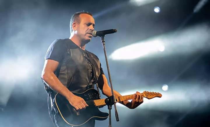 <p><strong><span style="color:#B22222">HALUK LEVENT</span>&nbsp; |&nbsp; FİLİSTİN</strong></p>

<p>&nbsp;</p>

<p>Haluk Levent, sosyal medyada ve &ccedil;eşitli yardım kampanyalarında Filistin&rsquo;deki sivillere y&ouml;nelik insani destek mesajları paylaşarak ve bağış kampanyalarına destek vererek Filistin&rsquo;e desteğini g&ouml;steriyor; ayrıca T&uuml;rkiye&rsquo;deki hayran kitlesini bilgilendirip farkındalık oluşturmayı ama&ccedil;lıyor.</p>
