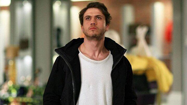 <p><strong><span style="color:#B22222">ARAS BULUT İĞNEMLİ</span>&nbsp; |&nbsp; FİLİSTİN</strong></p>

<p>&nbsp;</p>

<p>Sosyal medya ve a&ccedil;ıklamalarıyla Filistin halkının yaşadığı zorluklara dikkat &ccedil;ekerek Filistin&rsquo;e desteğini g&ouml;steriyor.</p>
