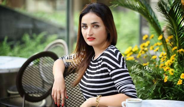 <p>Geçtiğimiz günlerde, jüri üyeliği yaptığı <strong>Adana Altın Koza Film Festivali'nden dönen Fadik Sevin Atasoy</strong>, kendisine meme kanseri teşhisi konulduktan sonra sağlığına kavuşma sürecinde yaşadıklarını samimi bir şekilde anlattı.</p>
