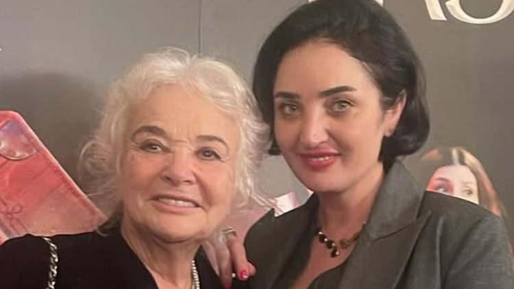 <p>Nişantaşı'nda kameralara takılan Atasoy, <strong>vejetaryen beslenme biçiminin kanserin ilerlemesini yavaşlattığını</strong> belirterek, tedavi sürecinde sağlığını geri kazanmasına yardımcı olan faktörleri paylaştı.</p>
