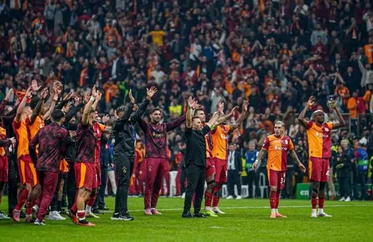 <p>UEFA Şampiyonlar Ligi'nin 2. haftasında Galatasaray sahasında Liverpool'u 1-0 mağlup etti.</p>
