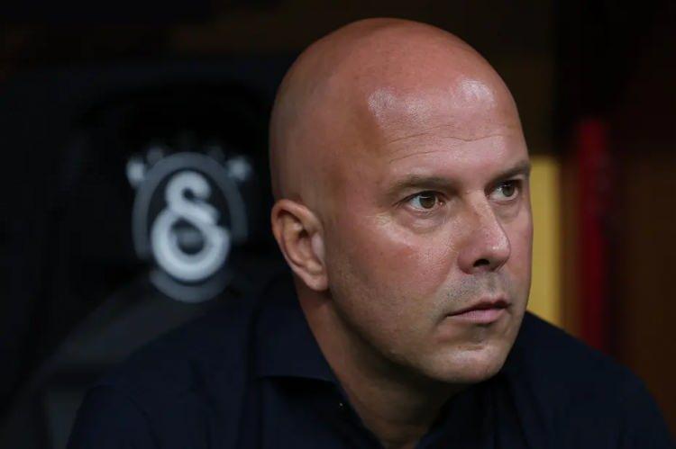 <p><strong>Times</strong>: Arne Slot'un takımı, Galatasaray'ın sağır edici kazanında yumuşadı, çok fazla hata yaptı ve Victor Osimhen'in penaltısıyla yenildi.</p>
