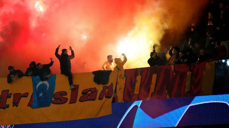 <p><strong>LİVERPOOL SAĞIR EDİCİ BİR ISLIKLA KARŞILANDI</strong></p>
