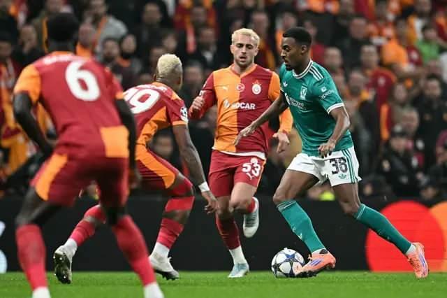 <p><strong>The Athletic:</strong> Liverpool, Arne Slot yönetiminde üst üste ikinci kez yenilgi aldı ve Şampiyonlar Ligi'nde Galatasaray'a deplasmanda 1-0 yenildi.</p>
