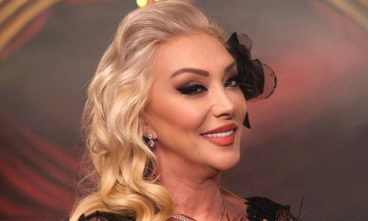 <p>Yalova’nın Çınarcık ilçesinde yer alan 6. kattaki evinin penceresinden dengesini kaybederek düşen ünlü şarkıcı Güllü'nün ölümü akabinde serveti ve mal varlığı en çok merak edilenlerden birisi oldu.</p>
