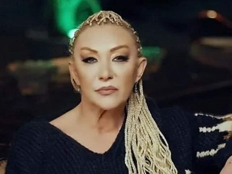 <p><span style="color:#800000"><strong>AYLIK KAZANCINI AÇIKLADI:</strong></span></p>

<p>Güllü’nün aylık kazancının en az 1 milyon lira olduğunu belirten Ferdi A. “30 senede 200 milyon liraya ulaşacak bir serveti olması lazım. Araştırılması gerekiyor” dedi. Ancak, sanatçının “cimri biri olduğunu ve üzerinde nakit taşımadığını” da ekledi.</p>
