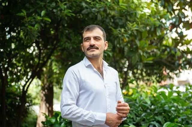 <p>Ufuk Bayraktar ve Volkan Akbaş adına hazırlanan iddianamede "<strong>birden fazla kişiyle iş yerinde yağmaya teşebbüs" suçundan 7 yıl 6 aydan 11 yıl 3 aya kadar hapis cezasına</strong> çarptırılmaları talep edildi.</p>
