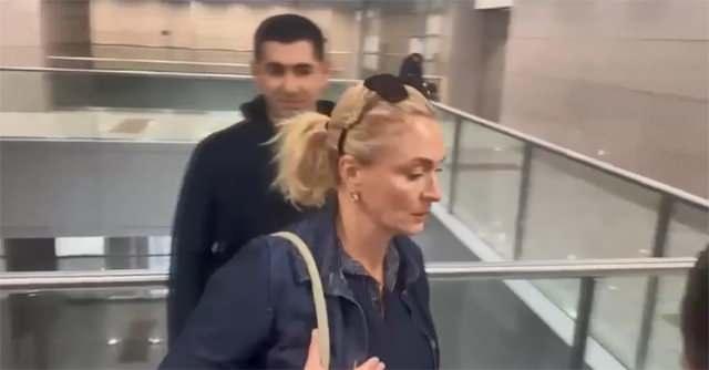 <p>Tanıkların tamamı, <strong>Gezi Parkı protestolarına kendi iradeleriyle katıldıklarını</strong>, <strong>Ayşe Barım'ın herhangi bir yönlendirmesi ya da telkini olmadığını</strong> vurguladı. </p>
