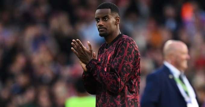 <p><em><strong>Sport Mole'un haberine göre;</strong></em> Palace maçında kırmızı kart cezalısı olduğu için forma giyemeyen Hugo Ekitike, henüz form tutamayan Alexander Isak'ın yerine Galatasaray karşılaşmasında santrafor bölgesinde görev yapacak.</p>
