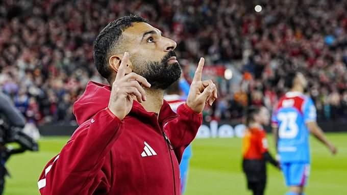 <p>Haberde, Crystal Palace maçına yedek başlayan Cody Gakpo'nun sol açık,  Mohamed Salah'ın da sağ kanatta takımın hücum silahı olacağı aktarıldı.</p>
