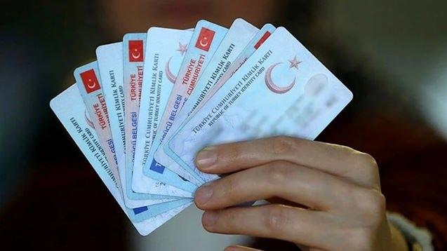 <p>Bu olaydan birkaç gün sonra durumu fark eden jandarma, Mehmet Kurt'a telefonla ulaşıp, durumu bildirdi. </p>
