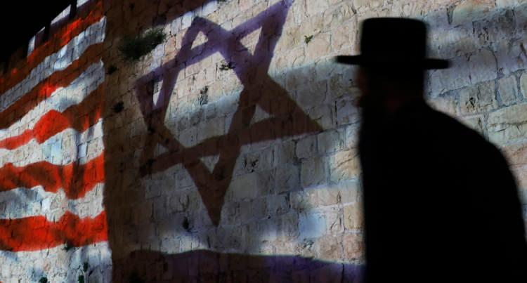 <p>Ortadoğu’da istediğini elde etmek için mücadele eden İsrail hükümeti ve Yahudi Lobisi’nin tüm dünyayı yönettiği düşünülürken Jeruselam Post “Dünyanın en etkili Yahudileri”ni açıkladı.</p>
