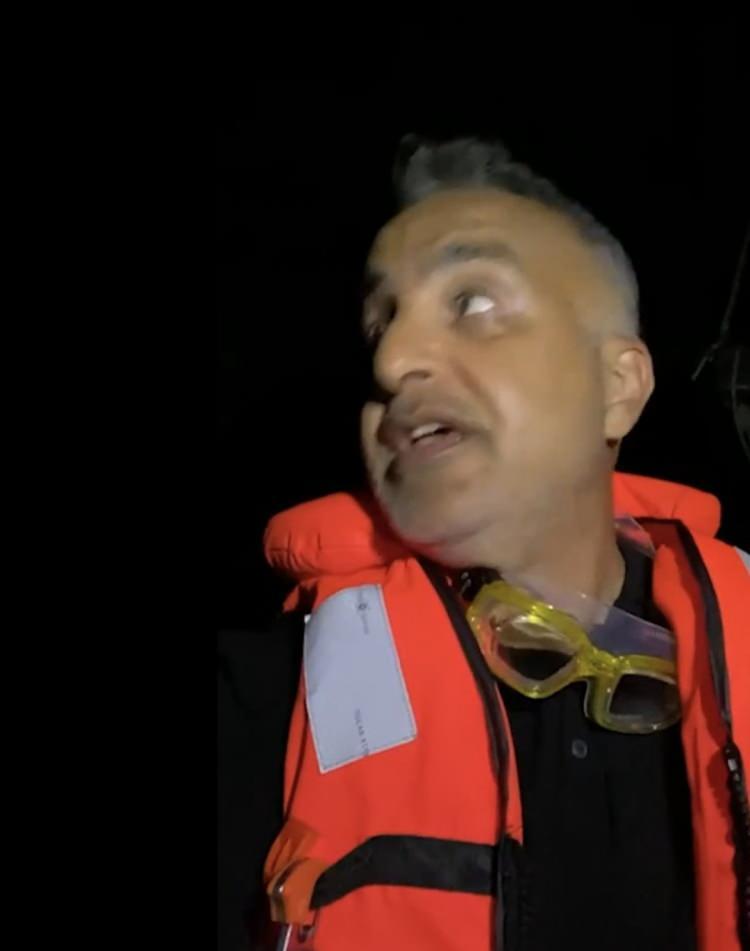 <p>Filodaki gelişmeler anbean takip edilirken akvisitler katillere inat gülümsedi. </p>
