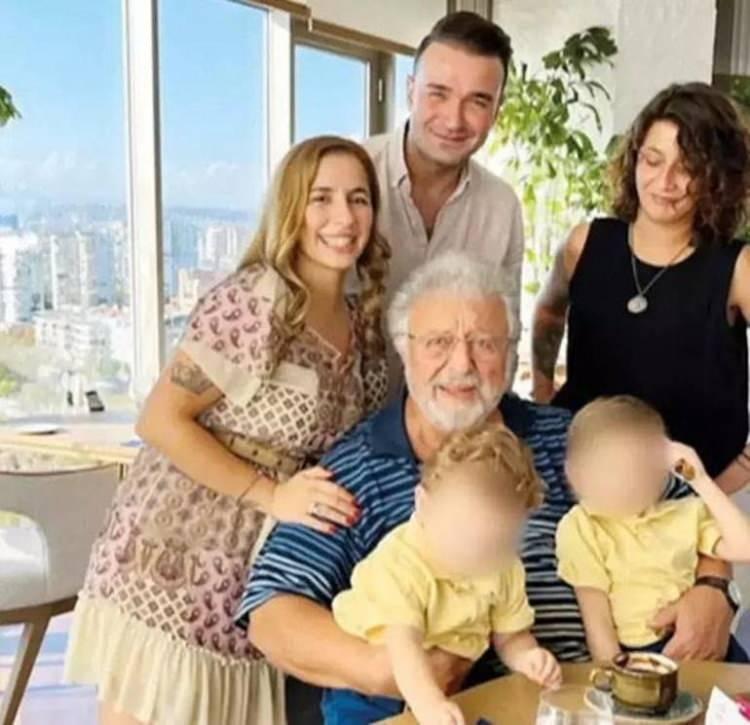 <p><strong>Ünlü oyuncu Metin Akpınar, evlilik dışı ilişkiden dünyaya gelen ikiz kızlarıyla uzun süre gündemin en çok konuşulan isimlerinden biri oldu. </strong></p>
