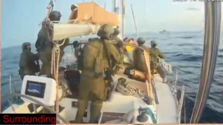 <p><strong><em>"Donanmanın Füze Gemisi Filosu, Snapir liman güvenlik birimi ve diğer birimler filoyu durdurma operasyonuna katıldı. Askeri yetkililere göre, filodaki en büyük altı gemiye ilk olarak çıkıldı, daha küçük gemiler ise daha sonra ele geçirildi."</em></strong></p>

<p> </p>
