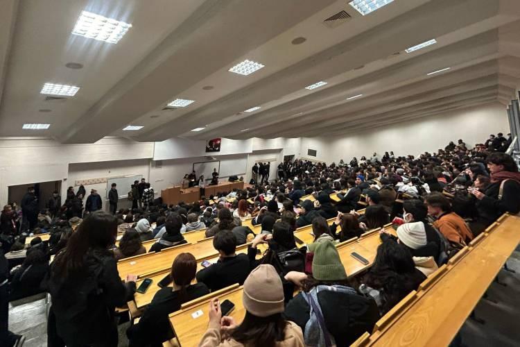 <p>Üniversitelerdeki ders programlarından yaz okuluna, mezuniyet puanından bölüm kontenjanlarına birçok alan yeniden ele alınacak.</p>

<p> </p>
