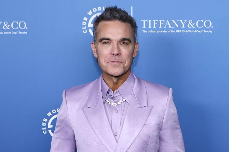 <p><strong>90'lı yıllardan beri dünya pop müziğinin sevilen hitlerine imza atan ünlü sanatçı Robbie Williams, hem başarılı müzik kariyeri hem de özel yaşantısıyla ilgi odağı haline geliyor.</strong></p>
