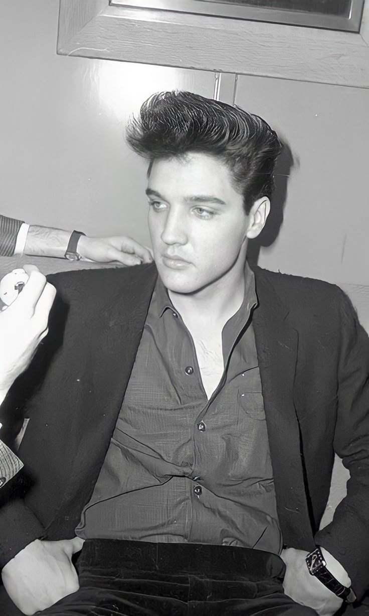 <p><strong>Bunlar, milyonların severek dinlediği  Elvis Presley'nin "Can’t Help Falling In Love", The Beatles'ın "Let It Be" ve "Pack Up Your Troubles" şarkıları olarak belirlendi.</strong></p>
