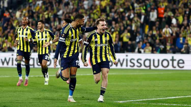 <p>Fenerbahçe ise UEFA Avrupa Ligi'nin ikinci haftasında sahasında konuk ettiği Fransa ekibi Nice'i 2-1 yendi. </p>

