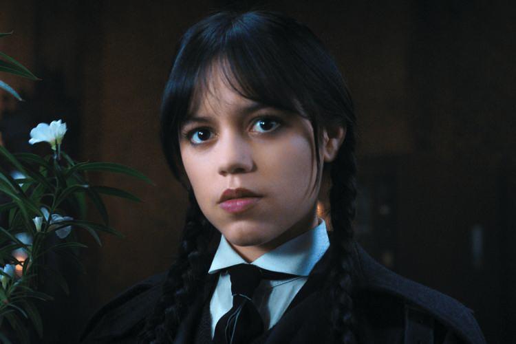 <p><strong>Tüm dünyada geniş kitlelere ulaşarak fenomene dönüşen "Wednesday" dizisiyle yıldızı parlayan dünyaca ünlü oyuncu Jenna Ortega, başarılı oyunculuk kariyerinin yanı sıra toplumsal konulardaki hassasiyetiyle de gündeme geliyor.</strong></p>
