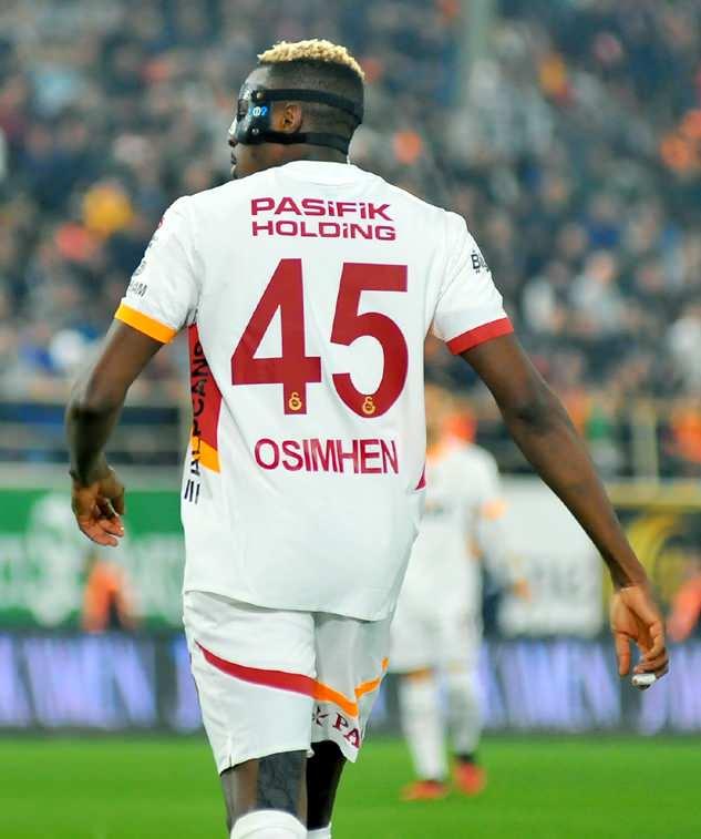 <p>Galatasaray'a galibiyeti getiren golü 16. dakikada penaltıdan Victor Osimhen kaydetmişti.</p>
