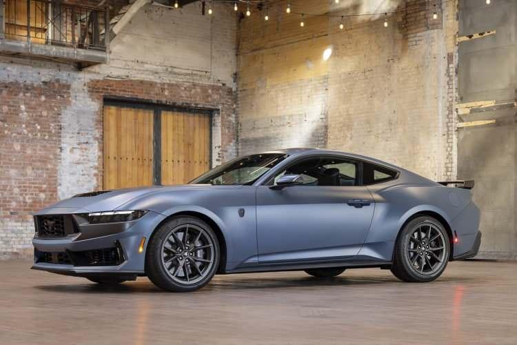 <p>Ford Mustang</p>

<p>Üretim yeri: ABD<br />
<br />
Azalış (%30 %35)</p>
