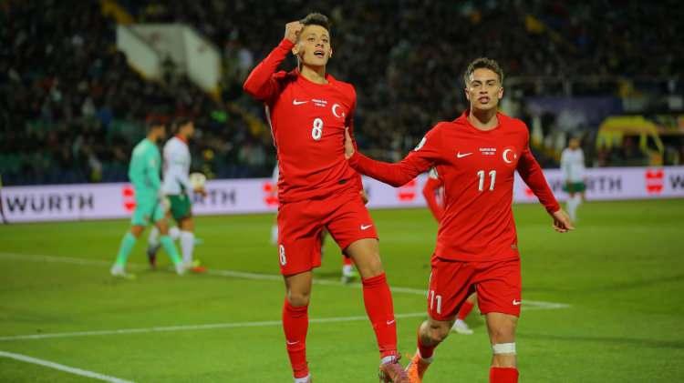 <p>"Kenan Yıldız ise muhteşem bir performans sergiledi. Juventus'un 10 numarası, Sofya'daki Vasil Levski Ulusal Stadyumu'nda oynanan karşılaşmanın tartışmasız yıldızıydı."</p>