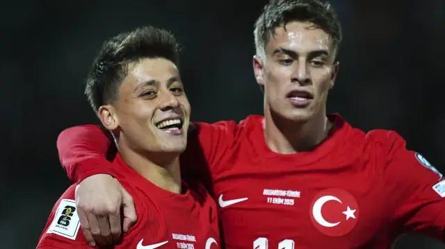 <p>"Kenan Yıldız, Türkiye'nin Bulgaristan'ı 6-1 yendiği maçta attığı iki golle Avrupa elemelerinin yıldızı oldu. Romalı Zeki Çelik ve Arda Güler de gol attı."</p>