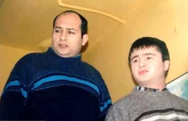 <p>Sosyal medyada paylaşılan son fotoğraflarında oldukça değiştiği görülen oyuncunun yeni imajı, hayranlarını hem şaşırttı hem nostaljiye götürdü.</p>