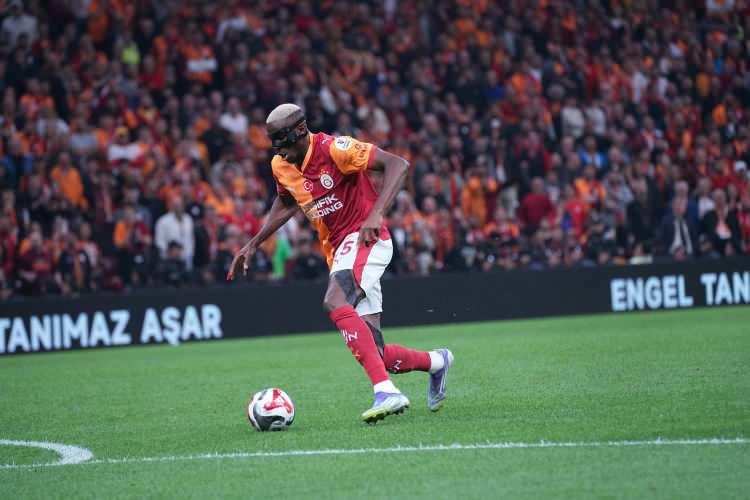 <p>Galatasaray'ın yıldızı Victor Osimhen, 2020 yılındaki Lille'den Napoli'ye transfer süreciyle ilgili açılan bir soruşturmada usulsüzlük iddiasıyla ilgili İtalyan polisine ifade verdi.</p>