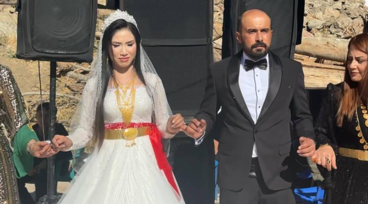 <p>Evlilik kararı alan Thi Hoa Chau, hayatının en önemli adımlarından birini atarak Yüksekova'da düzenlenen bir merasimle Müslüman oldu ve Viyan ismini aldı.</p>
<p> </p>