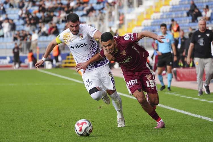 <p>Eyüpspor - 22 Sarı kart - Kırmızı kart: 0 </p>
