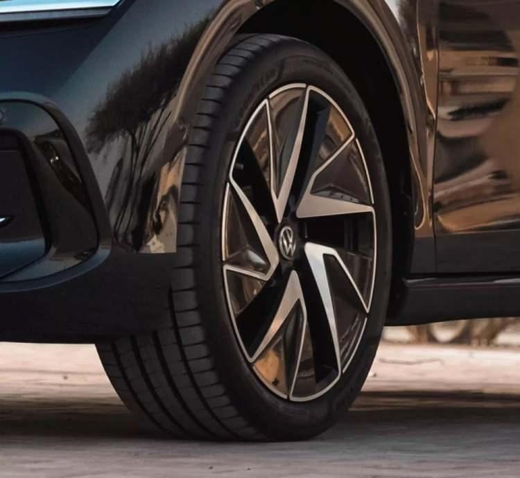 <p><strong>KONFOR ÖN PLANDA</strong></p>

<p>Passat, günlük pratikliği gerçek konfor ve ferahlıkla bir araya getiriyor. </p>
