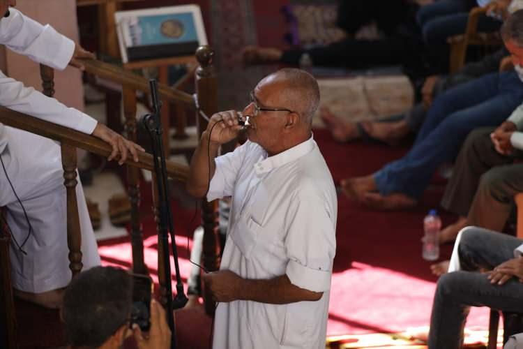 <p>GAZZELİLER AKIN AKIN EVLERİNE DÖNDÜ! </p>

<p> </p>

<p>İsrail ordusunun Gazze'de ateşkesin saat 12.00'de yürürlüğe girdiğini duyurması üzerine Gazze’ye geri dönüşler de başladı. Gazze'ye dönüş yolunda ciddi bir yoğunluk oluşurken  İsrail ordusunun ise tankları ve ve zırhlı araçlarıyla Gazze'den ayrıldığı kaydedildi.  </p>

<p> </p>
