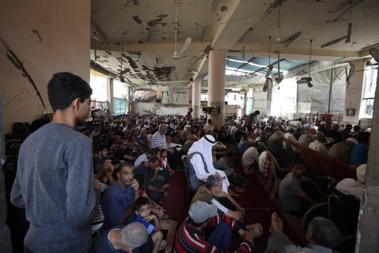 <p>İsrail askerlerinin, ateşkes anlaşmasının birinci aşamasının uygulanmasına ilişkin müzakerelerde kararlaştırılan konuşlanma hatlarına çekilme sürecinin ilk aşamasını tamamladı.</p>
