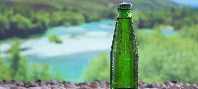 <p><strong></strong>Maden suyu, doğal mineraller içeriğiyle sağlıklı bir içecek olarak bilinen ve en sık tercih edilen içeceklerden bir tanesidir.</p>