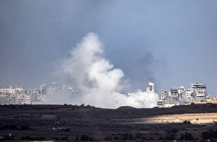 <p>SAAT 16.00: HAMAS’LA KRİTİK GÖRÜŞME<br />
Ve Türkiye, Katar ve Mısır heyetleri, Hamas ile görüşüyor.<br />
*<br />
Bu toplantının amacı: Hamas’ın itiraz ve çekinceleri doğrultusunda ateşkes maddelerinin tekrar masaya yatırılmasıydı.<br />
*<br />
Hamas şu üç talebi dile getirdi:<br />
Haberin Devamı  <br />
BİR: İsrail’in Gazze’den tam çekilmesi.<br />
İKİ: Filistinli esirlerin, İsrailli rehinelerin listesinin belirlenmesi.<br />
ÜÇ: Gazze halkının garanti taleplerinin karşılanması.</p>

<p> </p>
