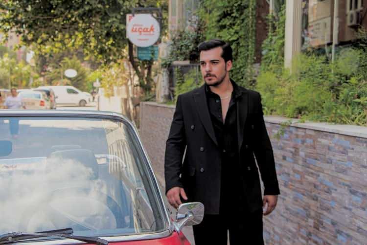 <p><span style="color:#800080"><em><strong>İşte Hakan Solmazyüz'ün Eşref Tek'ten ilham alan videolarının altına gelen o yorumlar…</strong></em></span></p>