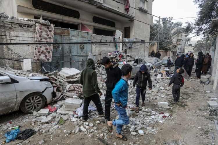<p>Birçok iddia insan hakları örgütlerinden (B’Tselem, Physicians for Human Rights – Israel, OHCHR gibi), eski tutuklulardan ve gazetecilik araştırmalarından geliyor. </p>

<p><br />
Bazı iddialar video, görüntü kayıtları ile desteklenmiş durumda (örneğin 2019’daki Kanat 3 olayındaki görüntüler).</p>
