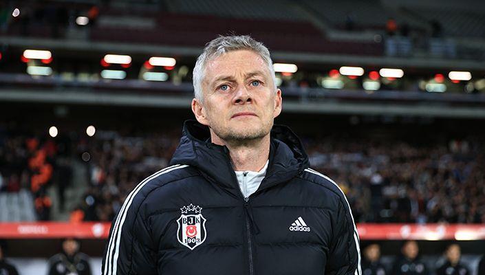 <p>Türk futbolunda "Dört Büyükler" olarak adlandırılan takımlar arasında yer alan Beşiktaş ve Fenerbahçe, birer gün arayla teknik direktörleri ile yollarını ayırdı.</p>
