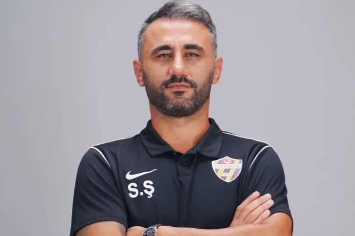 <p>Geçen sezon Arda Turan yönetiminde Süper Lig'i 6. tamamlayan eflatun-sarılı kulüp, yeni sezon öncesi A Milli Takım Teknik Direktörü Vincenzo Montella'nın yardımcısı Selçuk Şahin'i takımın başına getirdi.</p>
